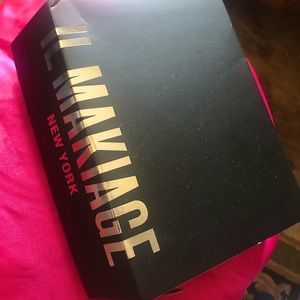 IL Makiage ‘Woke Up Like This’ Foundation